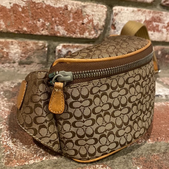 COACH Signature Logo Fanny Pack - Picture 7 of 10
